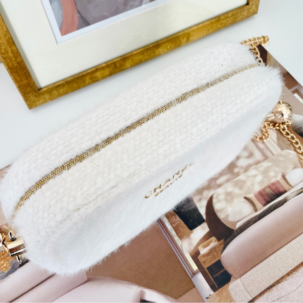 Chanel Cosmetic Bag Holiday Limited Edition - Picture 4 of 7